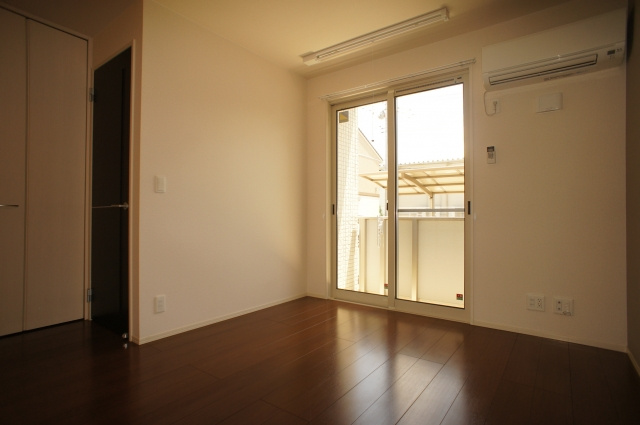 サンライズ東Aの居間・リビング