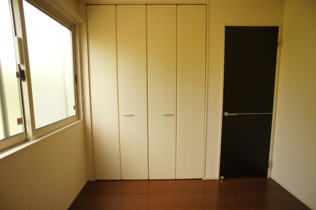 サンライズ東Aの洋室