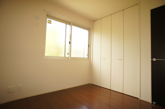 サンライズ東Aの洋室