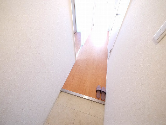 エスパイン大宮の玄関|シンプルで使いやすい玄関です