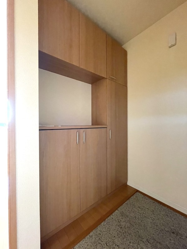 メゾンマスト盛南Ⅰの玄関