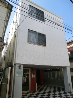 【外観】 | キュービック | １フロア１世帯でお隣りを気にしないで生活出来ます☆