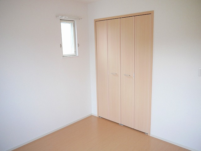 サン　フォレストの洋室