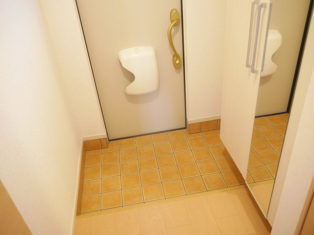 サン　フォレストの玄関