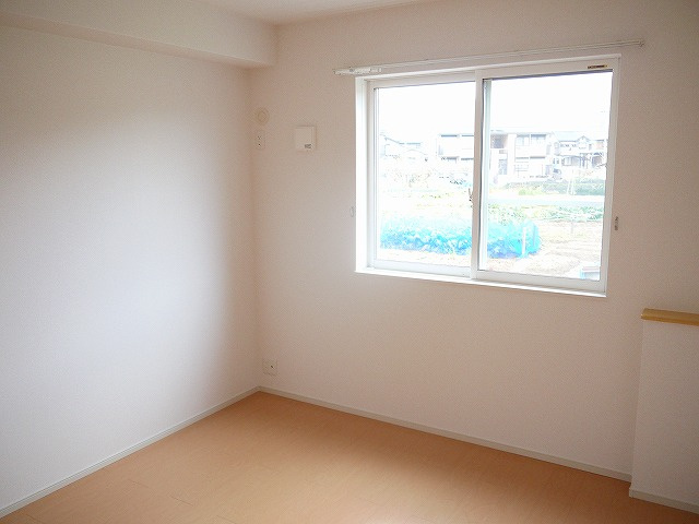 サン　フォレストの洋室