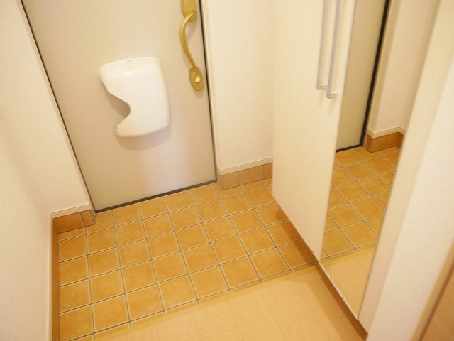 サン　フォレストの玄関