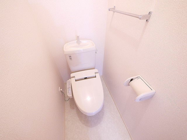ＷＩＴ大安寺　Ⅰのトイレ|落ち着いた色調のトイレです