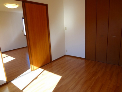 【居間・リビング】 | ＣＯＭＯＤＯ楠Ｂ | ※同建物同型別のお部屋