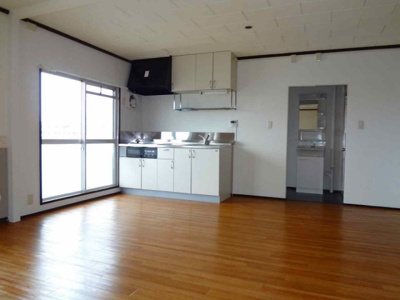 【居間・リビング】 | サンコーポラス | ※同物件別室参考写真