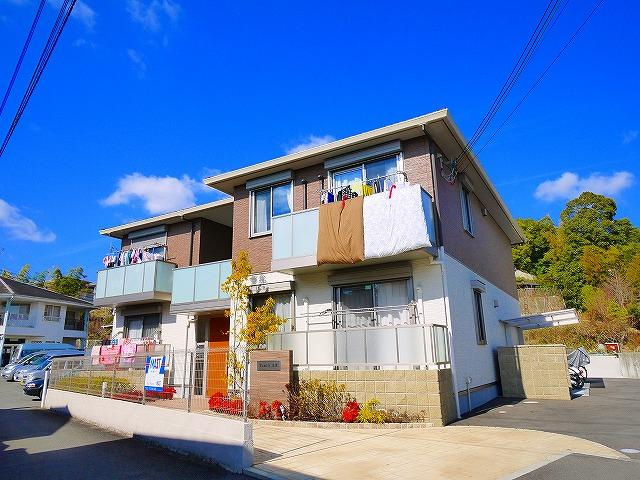 ファミール法蓮の外観