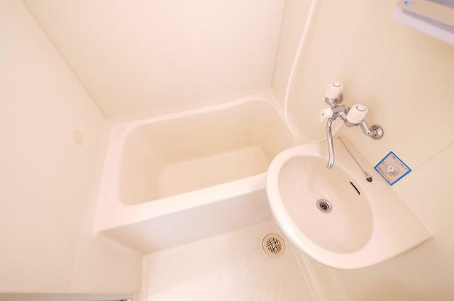 艸香駅前ビルの浴室