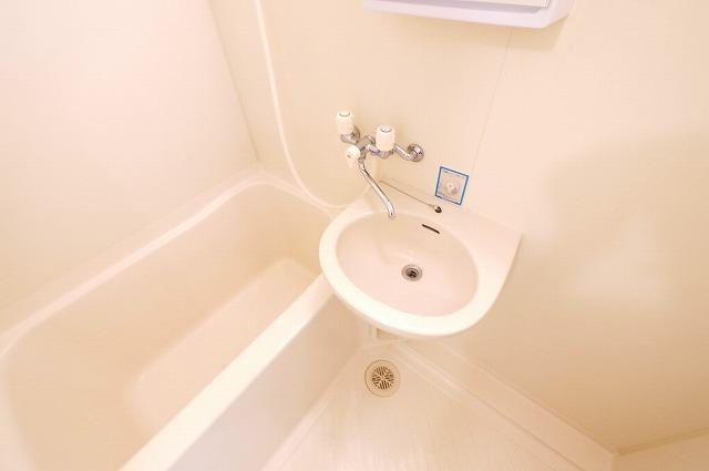 艸香駅前ビルの洗面所