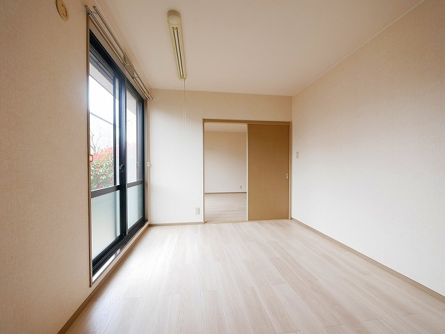 ファミール州見　B棟の玄関|落ち着いた玄関です