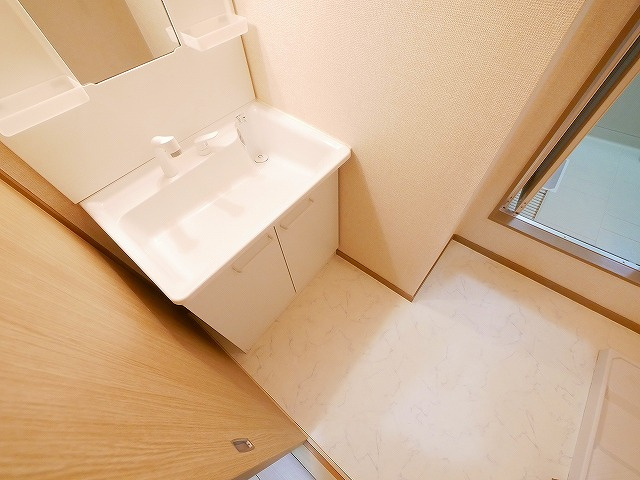 ファミール州見　B棟の洋室|ゆったりした洋室です