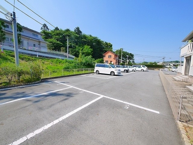 セゾン・サンパティークの駐車場|駐車スペースもあります
