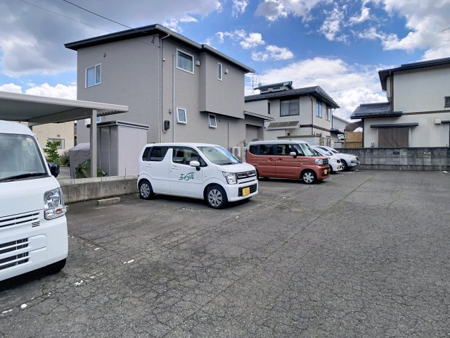 センティアムタナカの駐車場