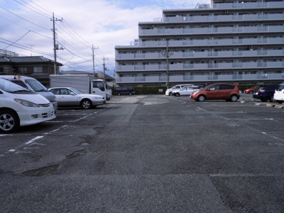 【駐車場】 | 三立製菓駐車場