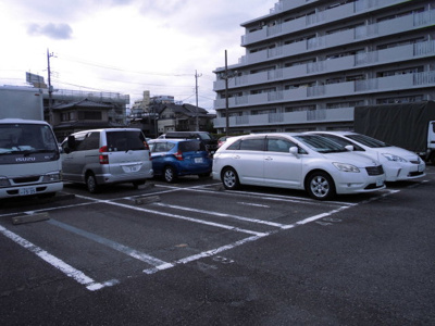 【駐車場】 | 三立製菓駐車場