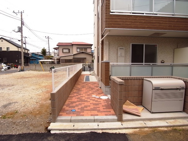 船橋市宮本３丁目の賃貸マンションのエントランス