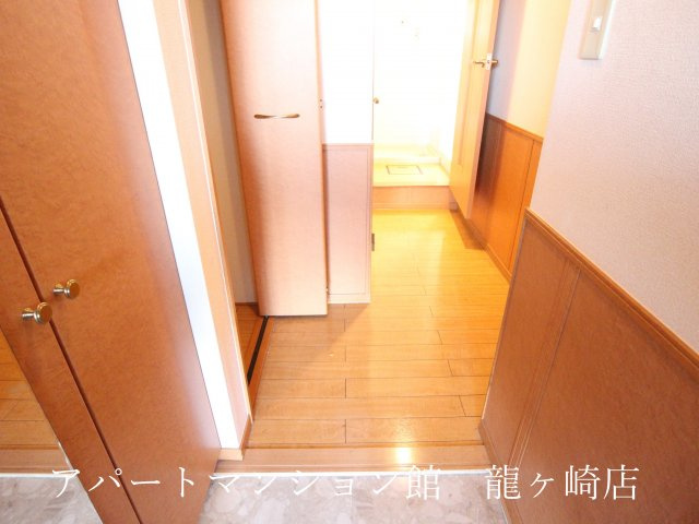 フォーシーズン白羽Aの玄関