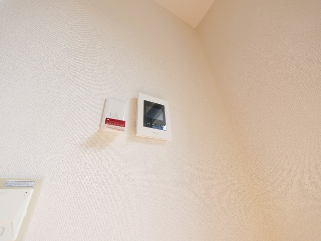 ベルビュの設備|モニター付きインターホンです