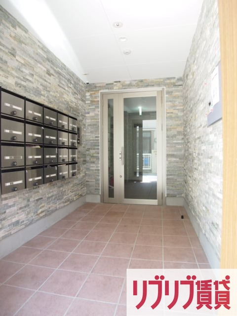 プランドール千葉のエントランス