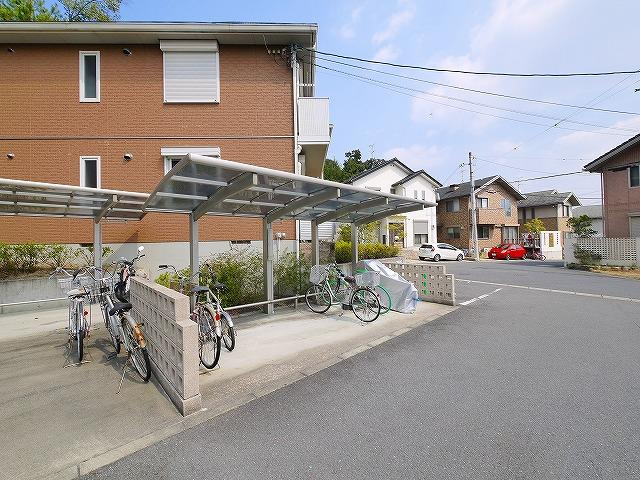 カーサフェリーチェAのその他共用部分|広くて台数に余裕のある駐輪場