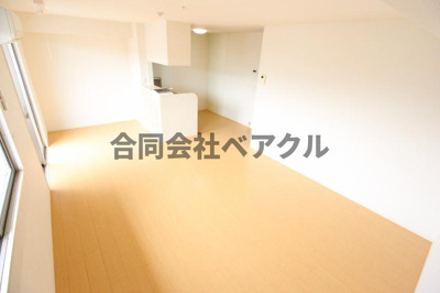 【居間・リビング】 | レークタウンA棟 | こちらの居間で趣味の時間をお楽しみください