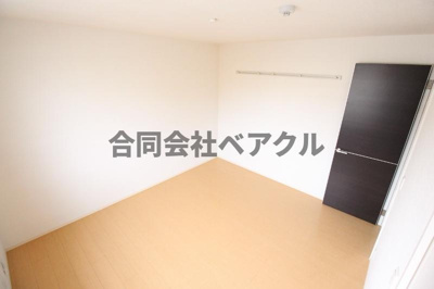 【寝室】 | レークタウンA棟 | 開放的な寝室です