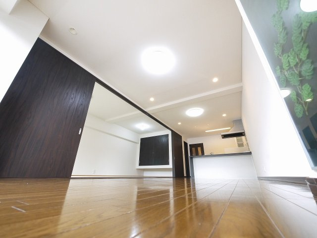 藤和奈良ハイタウンⅠの居間・リビング|ゆったりとしたリビングです