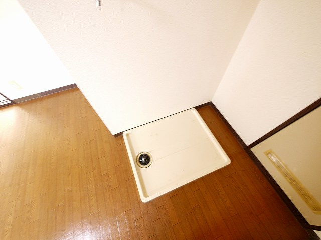 メゾン松塚の設備|室内洗濯機置き場です