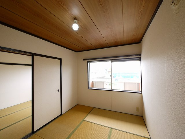 メゾン松塚の和室|趣のある和室です