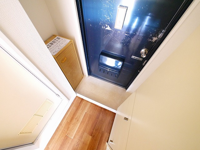 デアイマンションの玄関|明るい玄関です