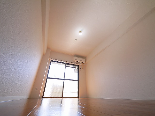 デアイマンションの洋室|使い勝手のいい洋室です