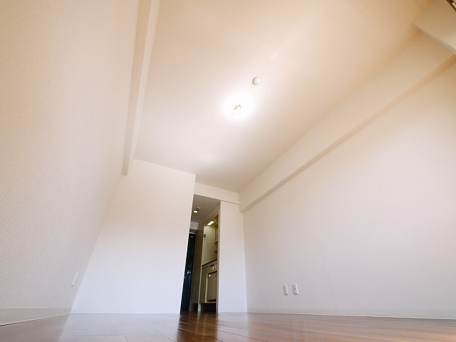 デアイマンションの洋室|落ち着いた色調の洋室です