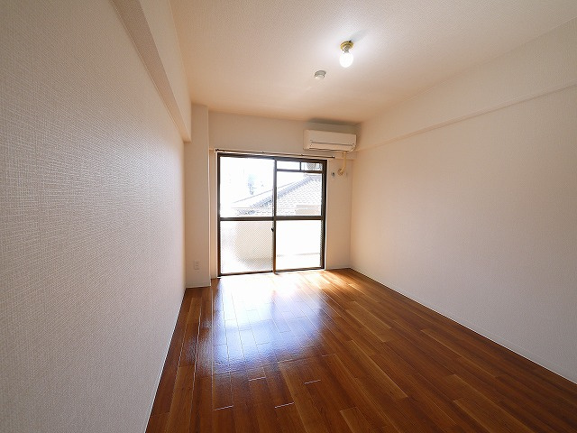 デアイマンションの洋室|きれいな洋室です