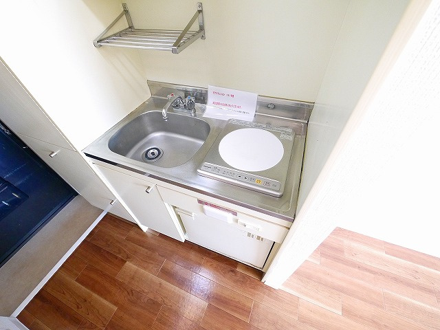 デアイマンションのキッチン|コンパクトなキッチンで掃除もラクラク