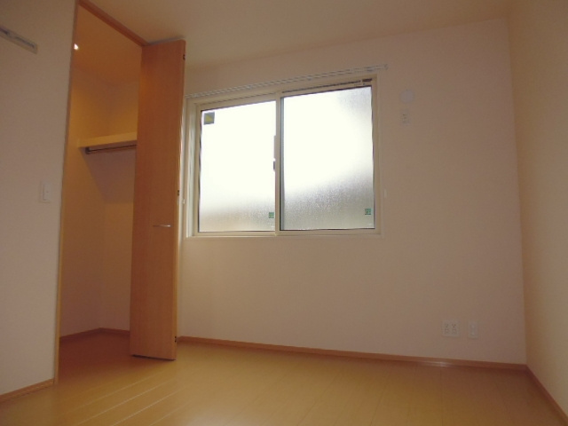 ヴィラ・ボヌールＢの寝室|北東洋室