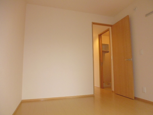 ヴィラ・ボヌールＢの寝室|北東洋室