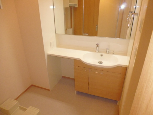 ヴィラ・ボヌールＢの独立洗面台|洗髪洗面化粧台