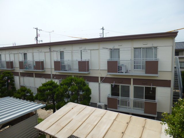 総社市福井のアパートの外観