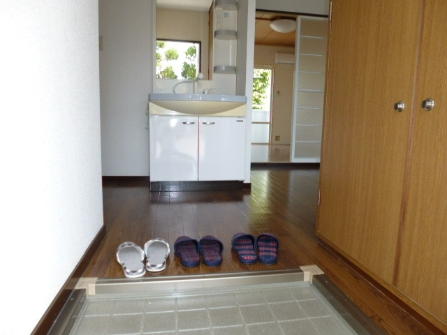 サンライフひろみねＢの玄関