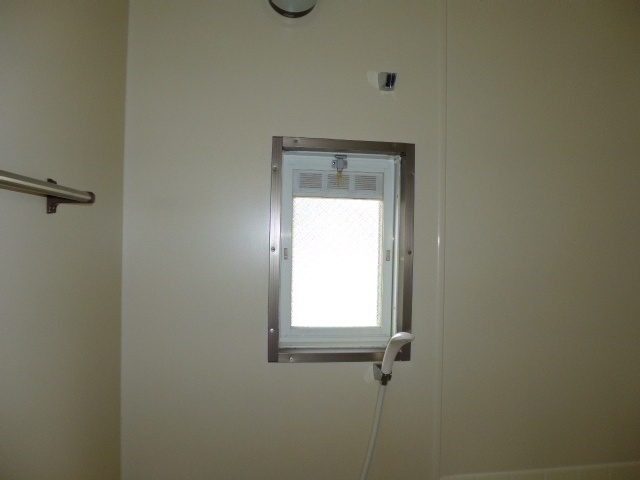 サンライフひろみねＢの浴室|浴室窓