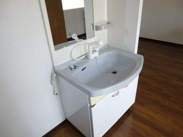 サンライフひろみねＢの独立洗面台|洗髪洗面化粧台