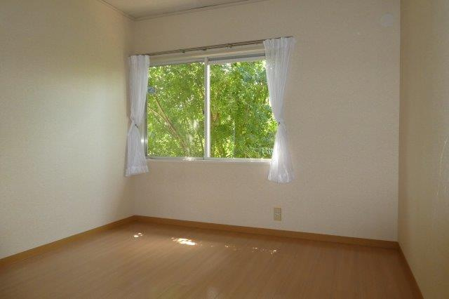サンビレッジ新田Ａの洋室