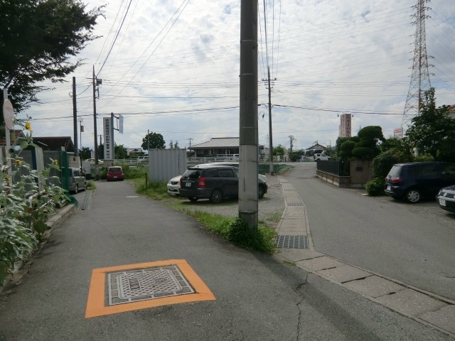 高崎市倉賀野町　売地　100.1坪の前面道路含む現地写真