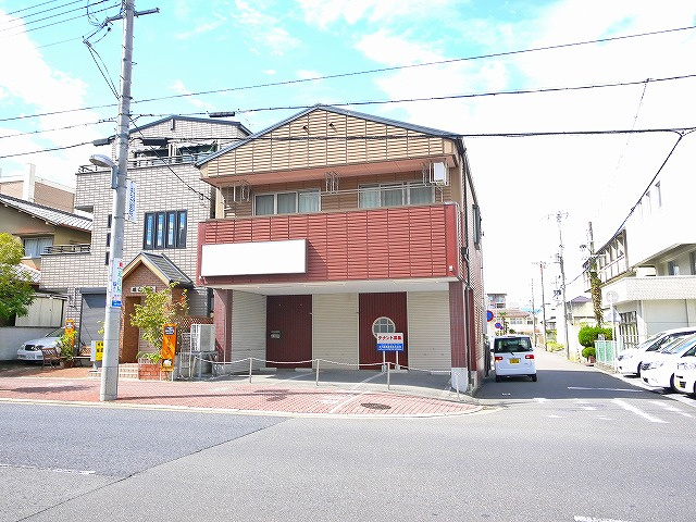 西木辻町坂本店舗の外観