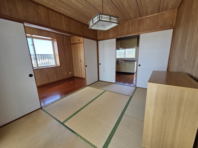 島尻郡南風原町字山川のアパートの和室