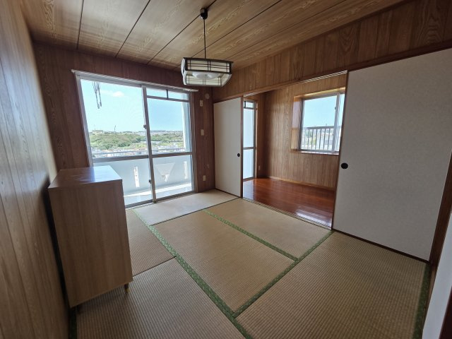 島尻郡南風原町字山川のアパートの和室