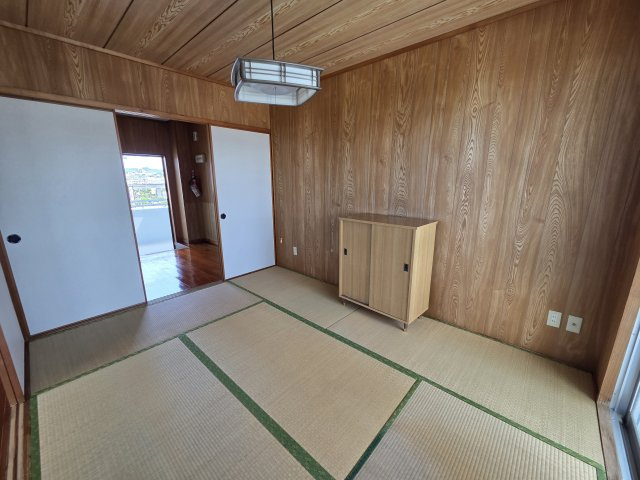 島尻郡南風原町字山川のアパートの和室